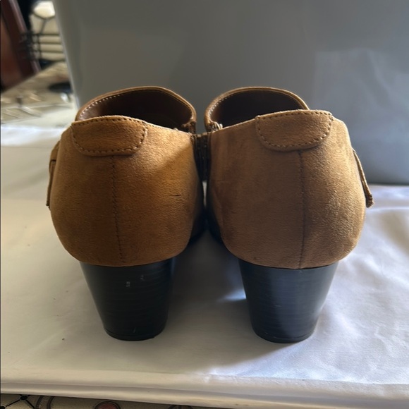 American Eagle Tan Mules with Adjustable Strap - Picture 3 of 6
